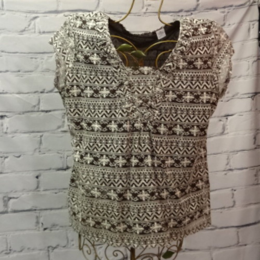 Liz Claiborne Brown & White Embroidered Short Sleeve Tunic, Like New